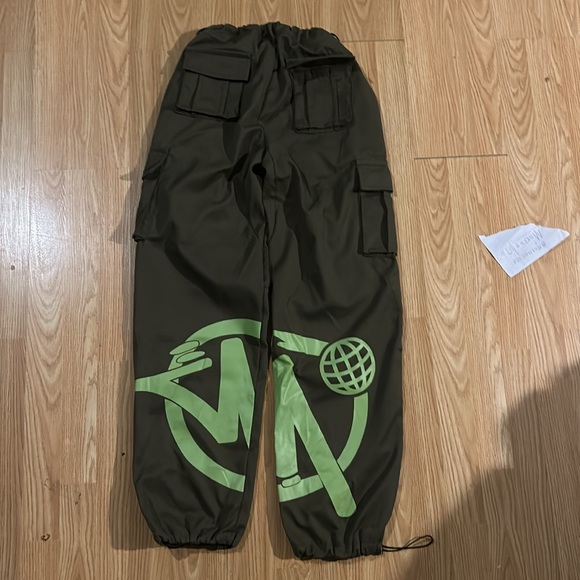 Minus two cargos - Picture 2 of 4